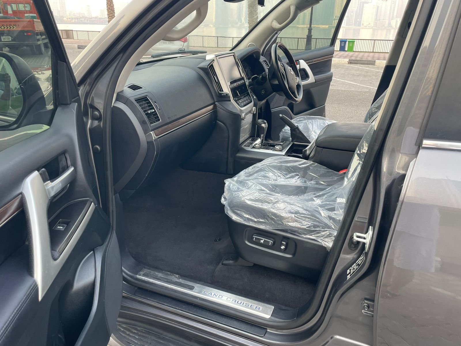 Toyota Land Cruiser 200 Sahara - Photo 13