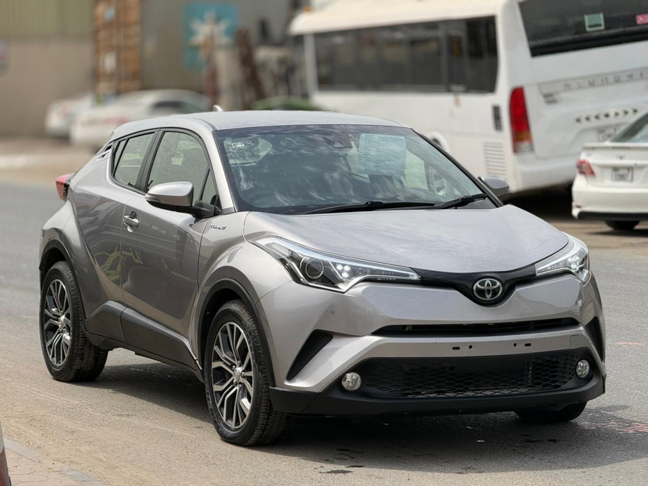 Toyota C-HR - Photo 2