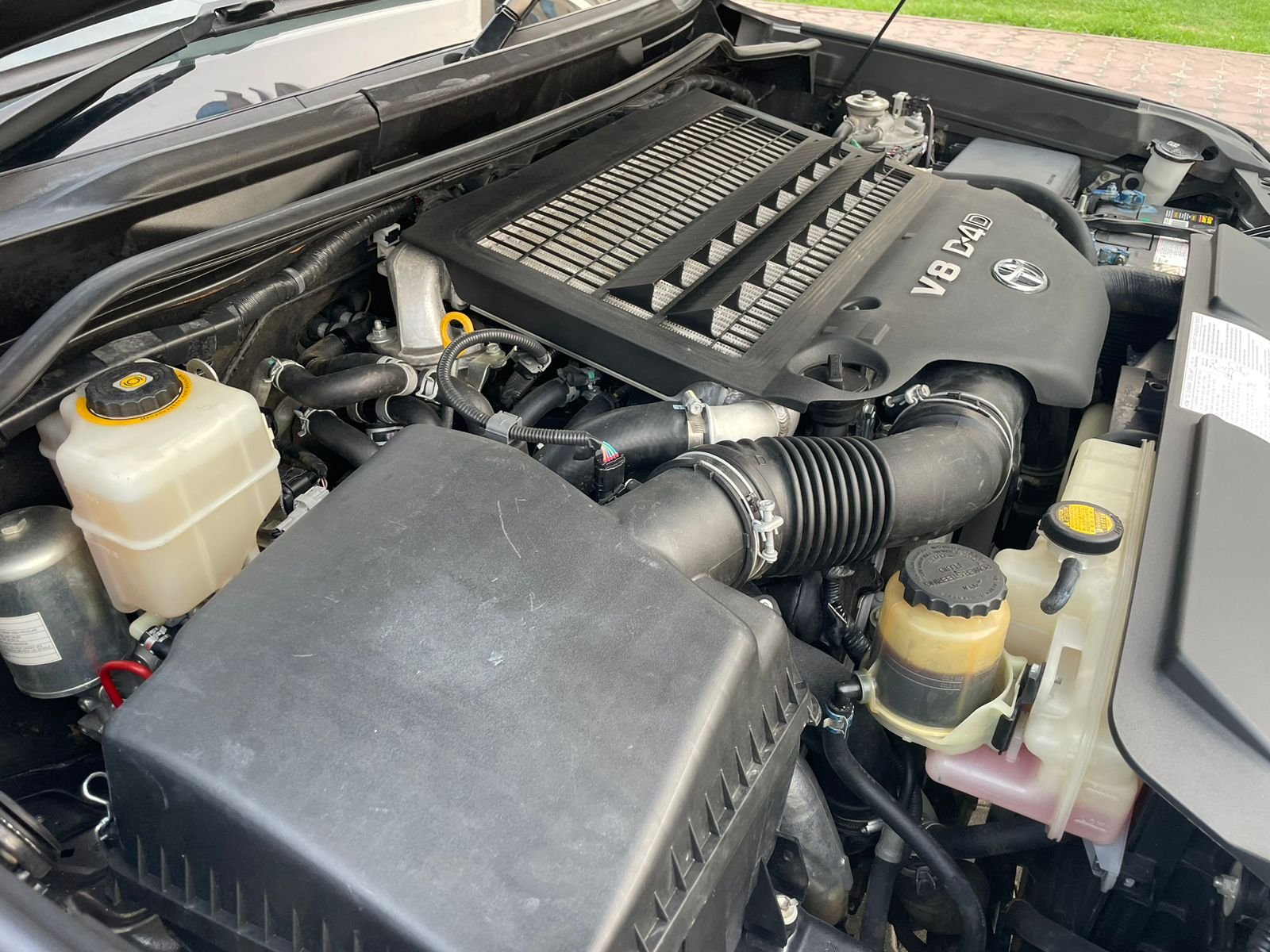 Toyota Land Cruiser 200 Sahara - Photo 14