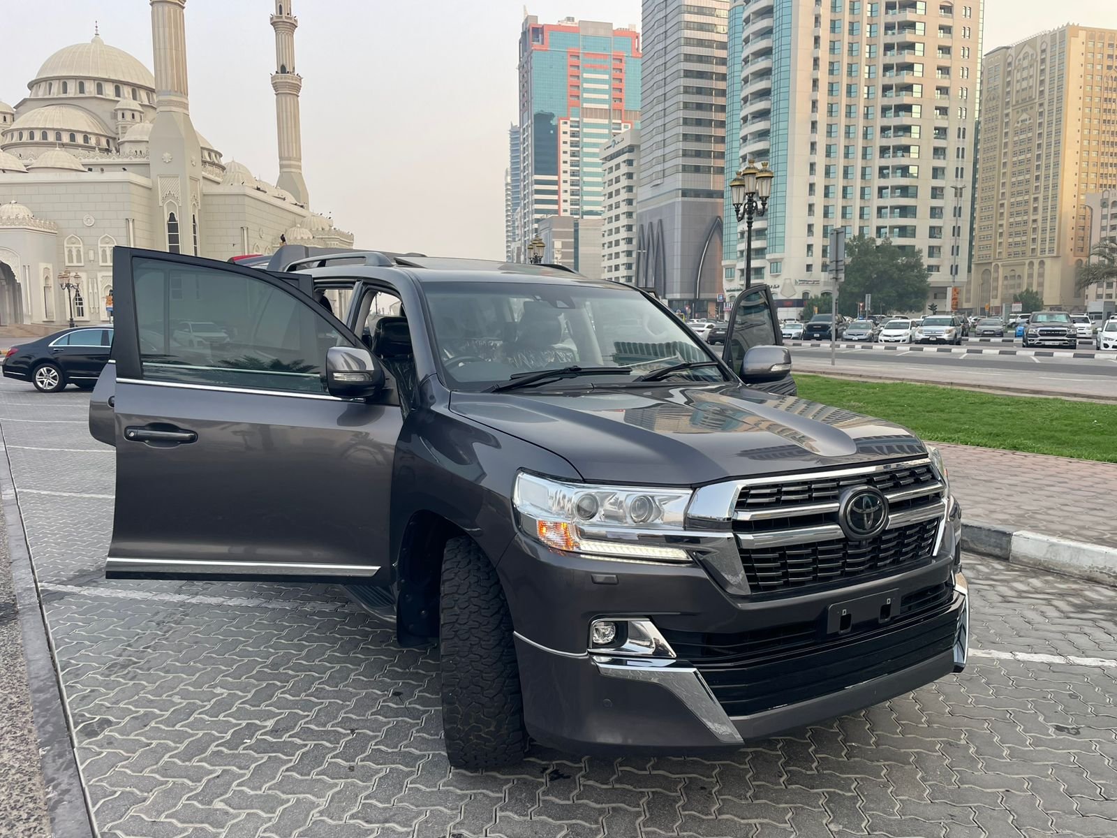 Toyota Land Cruiser 200 Sahara - Photo 6