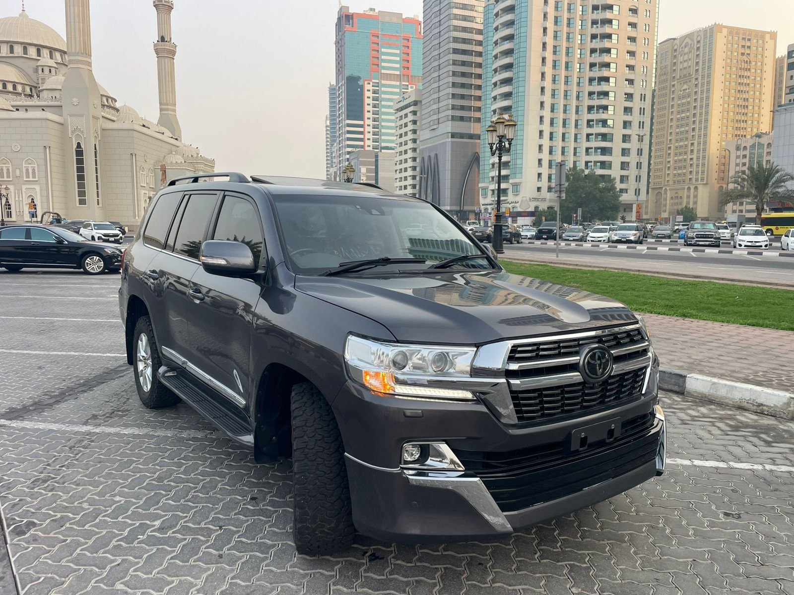 Toyota Land Cruiser 200 Sahara - Photo 2