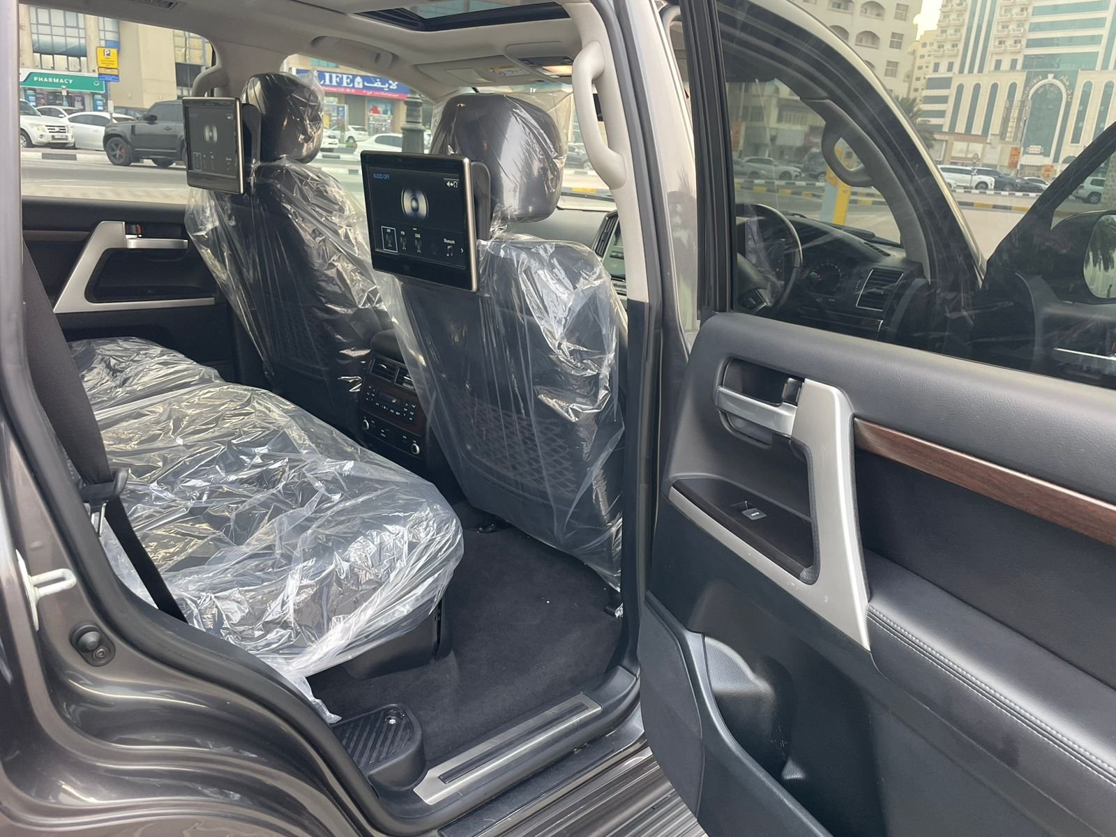 Toyota Land Cruiser 200 Sahara - Photo 11