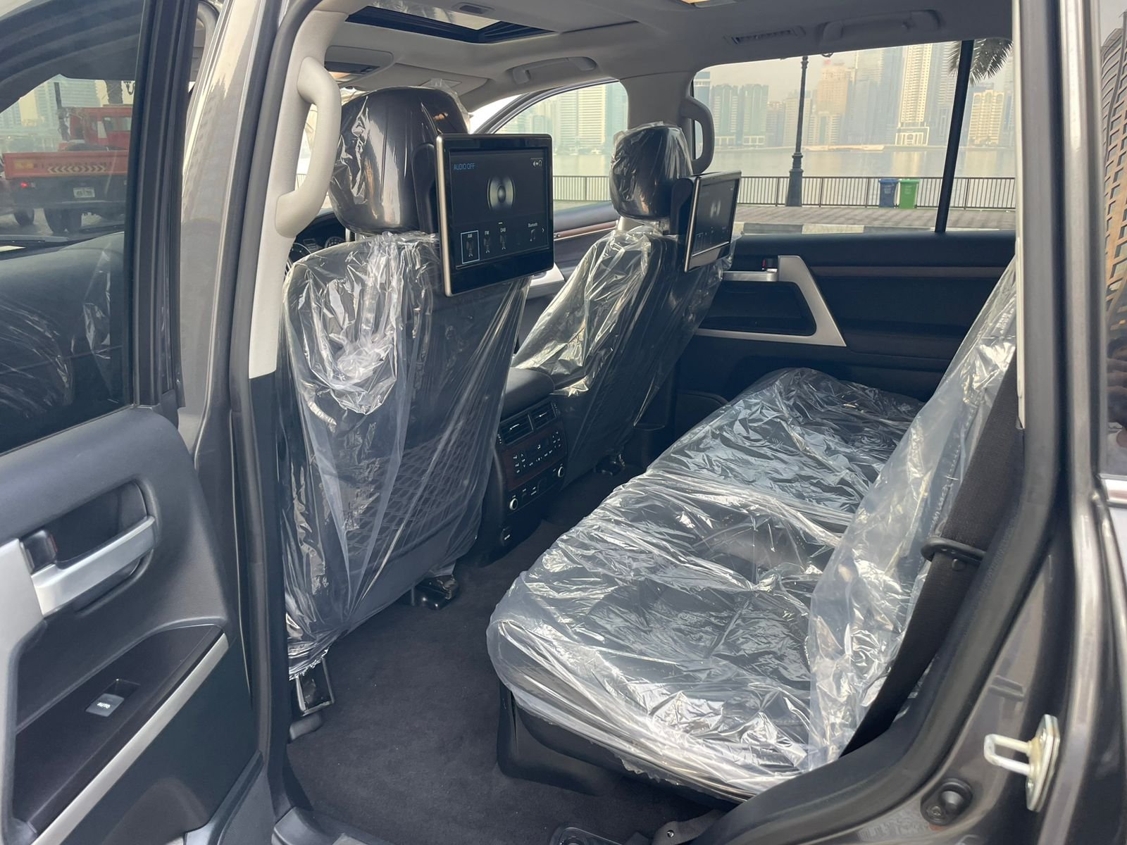 Toyota Land Cruiser 200 Sahara - Photo 16