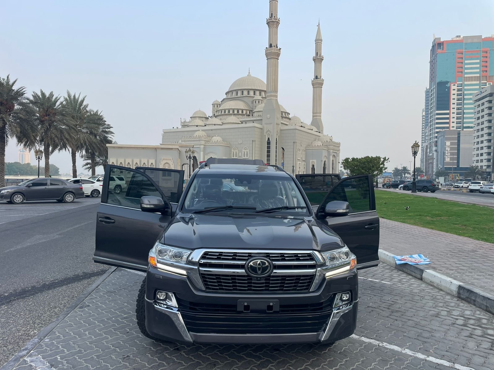 Toyota Land Cruiser 200 Sahara - Photo 7