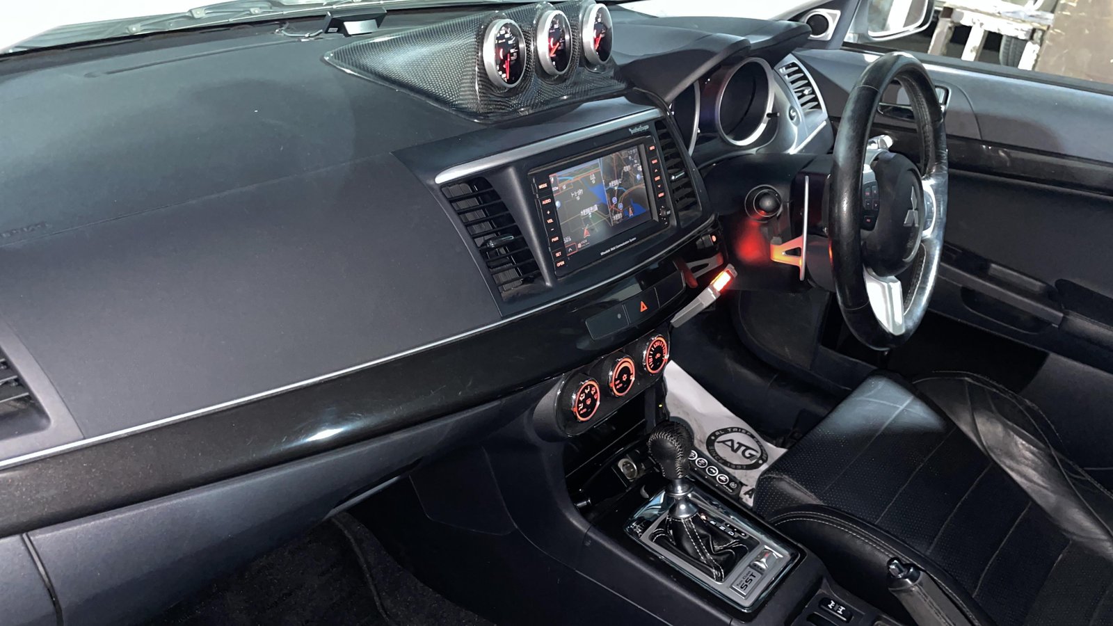 Mitsubishi Lancer Evolution X - Photo 9